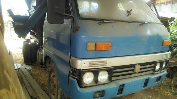 ขายรถนวดข้าวรถหกล้ออีซูซุtl85แรงตู้นวดเกษตรพัฒนาสิงเปลือยจัมโบ้รถสวยๆสภาพพร้อมใช้งานขายถูกๆ110000บาท