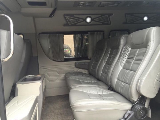 รถตู้ดีเซล2.5เกียMT ปี10 แต่งวีไอพีเต็มโทร0877758887 นางเบสท์รถตู้ท่าพระ