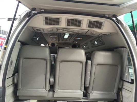 รถตู้ดีเซล2.5เกียMT ปี10 แต่งวีไอพีเต็มโทร0877758887 นางเบสท์รถตู้ท่าพระ