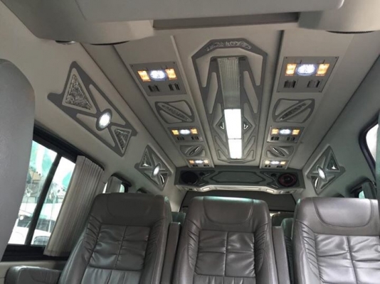 รถตู้ดีเซล2.5เกียMT ปี10 แต่งวีไอพีเต็มโทร0877758887 นางเบสท์รถตู้ท่าพระ