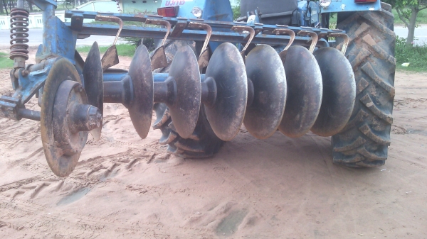 ขายรถไถฟอร์ดเสื้อลายใหญ่6600ท้ายใหญ่รถสวยพร้อมใช้ลุยงานได้เลยครับพร้อมโอน370000