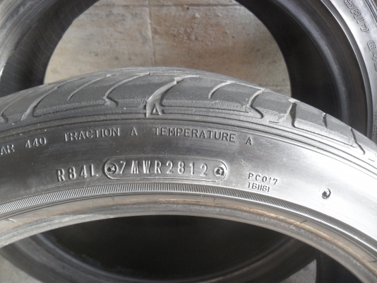 ยาง DUNLOP 205/45R17ปี12 สวยๆ 4 เส้น ราคา 2800 บาท