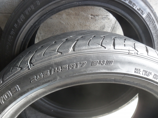 ยาง DUNLOP 205/45R17ปี12 สวยๆ 4 เส้น ราคา 2800 บาท