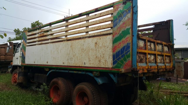 ขายรถ 10 ล้อ 2 เพลา กระบะเหล็กข้างเรียบดั้ม ISUZU 210 รถเดิม ราคา.850000 สนใจโทรด่วน