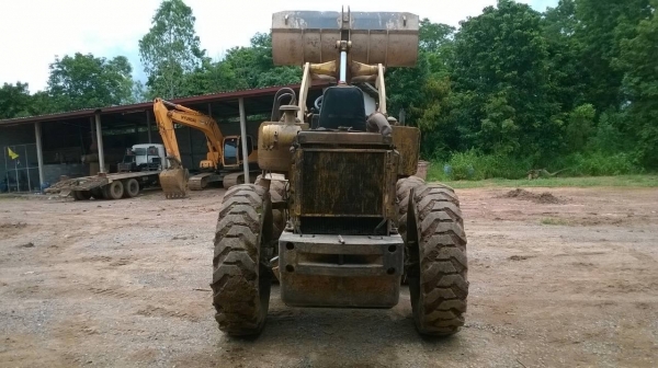 ขายรถตัก KOMATSU JH รถใช้งานอยู่ทุกวัน ยางดี เครื่องดี ปั้มดี ราคาต่อรองได้ ขายรถตัก KOMATSU JH รถใช้งานอยู่ทุกวัน ยางดี เครื่องดี ปั้มดี ราคาต่อรองได้