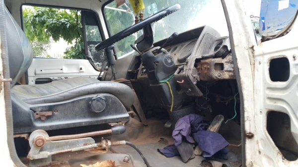 ขายรถพ่วง 18 ล้อ แม่ดั้ม ลูกไม่ดั้ม HINO ซูโม้ 227 วางเครื่อง 285 แรง เกียร์เดิม ราคา.1150000 ต่อรอง