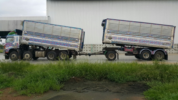 ขายรถพ่วง 24 ล้อ แม่+ลูก กระบะเหล็กคอกเกษตรดั้ม อู่.ส สมบัติ HINO 380 ปี.52 แม่ ลูก ยกล้อได้ ยางเต็ม ราคาย้อมๆแค่.2650000 ต่อรอง สนใจรีบจองด่วน