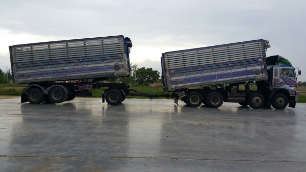 ขายรถพ่วง 24 ล้อ แม่+ลูก กระบะเหล็กคอกเกษตรดั้ม อู่.ส สมบัติ HINO 380 ปี.52 แม่ ลูก ยกล้อได้ ยางเต็ม ราคาย้อมๆแค่.2650000 ต่อรอง สนใจรีบจองด่วน