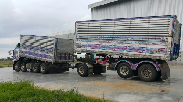 ขายรถพ่วง 24 ล้อ แม่+ลูก กระบะเหล็กคอกเกษตรดั้ม อู่.ส สมบัติ HINO 380 ปี.52 แม่ ลูก ยกล้อได้ ยางเต็ม ราคาย้อมๆแค่.2650000 ต่อรอง สนใจรีบจองด่วน