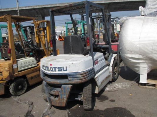 ขายรถฟอร์คลิฟ KOMATSU FG20 รุ่น 11 เสายกสูง 3.ม เกียร์ธรรมดา นำเข้าจากญี่ปุ่น ยกได้ 2 ตัน ไม่เคยใช้งานในไทย สภาพพร้อมใช้งาน