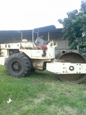 ขายรถบด SAKAI SV 90 เพลาเดียวสั่นแรงสุดๆพร้อมใช้เครื่องปั้มดีมากๆ ขายรถบด SAKAI SV 90 เพลาเดียวสั่นแรงสุดๆพร้อมใช้เครื่องปั้มดีมากๆ