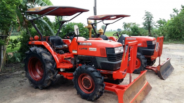 คูโบต้าL3408DIแลL3408 ใบมีด ผาน โรตารี อุปกรณ์ครบ 3 อย่างทั้ง2คันไปเลยครับ