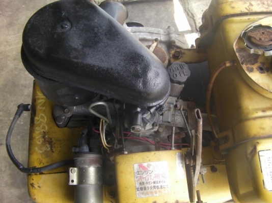 ขายเครื่องยนต์เบนซิล2สูบ4จังหวะ 15-19แรง สตาร์ทกุญแจ สามารถดัดแปลงใช้แก็ส ประหยัดทนทาน ราคา 15000-20000บ.(ยี่ห้อ โรบิ้น)