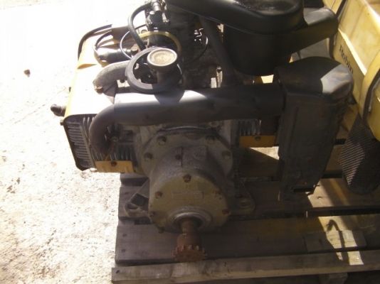 ขายเครื่องยนต์เบนซิล2สูบ4จังหวะ 15-19แรง สตาร์ทกุญแจ สามารถดัดแปลงใช้แก็ส ประหยัดทนทาน ราคา 15000-20000บ.(ยี่ห้อ โรบิ้น)