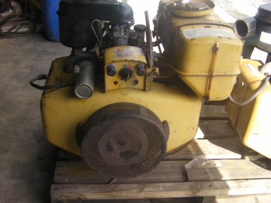 ขายเครื่องยนต์เบนซิล2สูบ4จังหวะ 15-19แรง สตาร์ทกุญแจ สามารถดัดแปลงใช้แก็ส ประหยัดทนทาน ราคา 15000-20000บ.(ยี่ห้อ โรบิ้น)