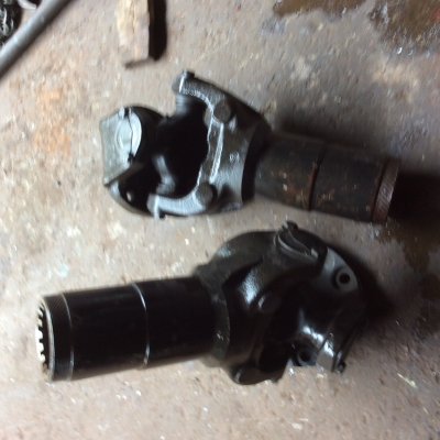 ขายยอยแทรกเตอร์ เฟืองโต 76 mm.16 ฟัน รูหน้าแปลน 15 mm. ระยะ PCD 86x200 mm. ของใหม่ มี 2 ชิ้น ราคาชิ้นละ  3,600 บาท