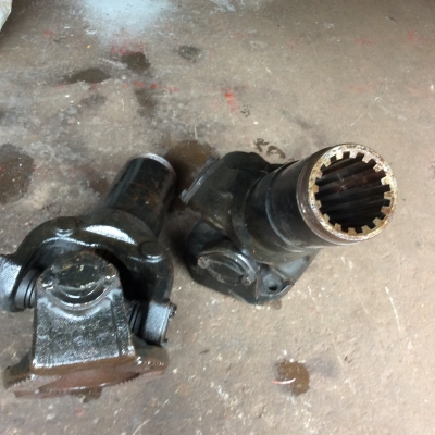 ขายยอยแทรกเตอร์ เฟืองโต 76 mm.16 ฟัน รูหน้าแปลน 15 mm. ระยะ PCD 86x200 mm. ของใหม่ มี 2 ชิ้น ราคาชิ้นละ  3,600 บาท