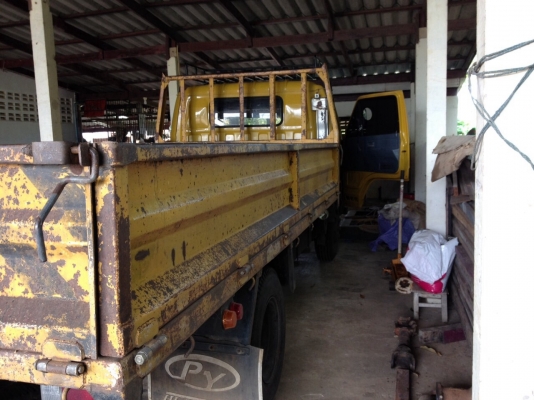 ขายรถบรรทุก6ล้อสภาพดีไม่ช้ำไม่โทรม