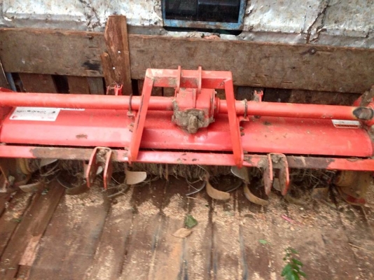 ขายรถไถแทรคเตอร์ คูโบต้า3608 ใช้งานน้อย1ปี800 ชม.อุปกรณ์ ใบมีด ผาน3โรตารี่ สภาพเดิมสวย เอกสารเล่มทะเบียนพร้อมโอน เครื่องเดิม เกียร์ดี พร้อมลงลุยงาน