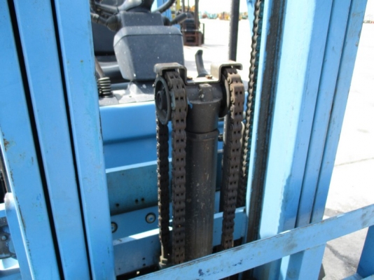 รถโฟล์คลิฟท์ TOYOTA รุ่น FG 25-7 เสาสูง 5 เมตร เครื่องเบนซิน 5K ขนาด 2.5 ตัน