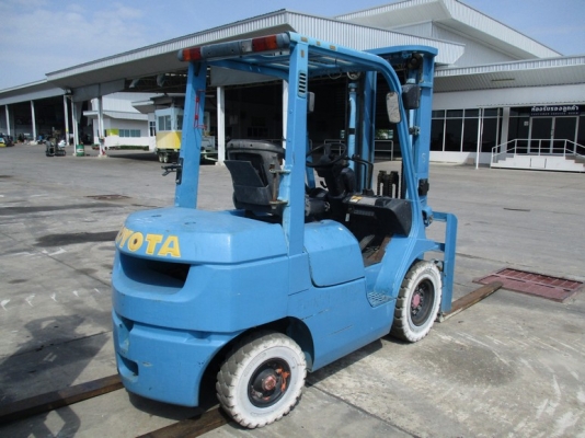 รถโฟล์คลิฟท์ TOYOTA รุ่น FG 25-7 เสาสูง 5 เมตร เครื่องเบนซิน 5K ขนาด 2.5 ตัน