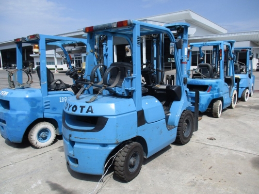 รถโฟล์คลิฟท์ TOYOTA รุ่น FG 25-7 เครื่องเบนซิน 5K ยางตันหน้า-หลัง เสาสูง 5 เมตร ขนาด 2.5 ตัน