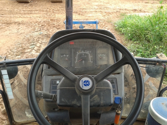 ขายรถไถ นิวฮอนแลนด์ สองเพลา รุ่นTS110 รถห้างเดิมๆ สวยๆๆ