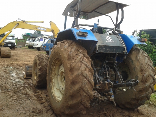 ขายรถไถ นิวฮอนแลนด์ สองเพลา รุ่นTS110 รถห้างเดิมๆ สวยๆๆ