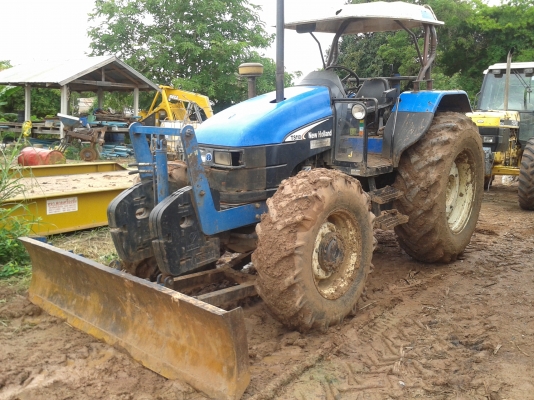 ขายรถไถ นิวฮอนแลนด์ สองเพลา รุ่นTS110 รถห้างเดิมๆ สวยๆๆ
