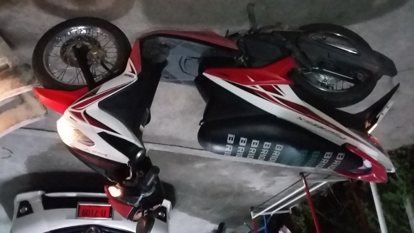 ขาย yamaha mio125 สตาร์ทมือเครื่องเดิมสนิท เฟืองท้ายไม่มีหอน ท่อไม่มีควันแน่นอน ชุดสีเดิมสนิท วิ่งน้อย รถบ้าน ทะเบียนไม่ขาดต่อ ชุดโอนครับ รถอยุ่ สรงประภา ดอนเมือง กรุงเทพ เบอ 0891123302 line progress7109 ราคา 15500 บาท