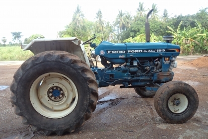 ขายถูกๆรถไถ FORD 6610 เสื้อลาย สภาพเดิมๆเก่านอก