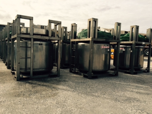 แท้งค์สแตนเลส 1,000 ลิตร เหมาะ สำหรับใส่น้ำหรือสารเคมี