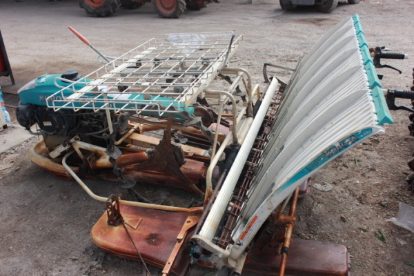 ขายรถดำนาทั้งนั่งขับและเดินตาม ขายรถดำนาทั้งนั่งขับและเดินตาม