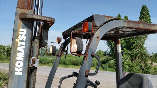 ขายด่วนรถยกKOMATSU FG15-18 ยก1.5ตันเสาสูง3เมตรรถนอกนำเข้ายังไม่เคยใช้งานในเมืองไทยเลย=รุ่นใหม่ขายถูกๆๆ