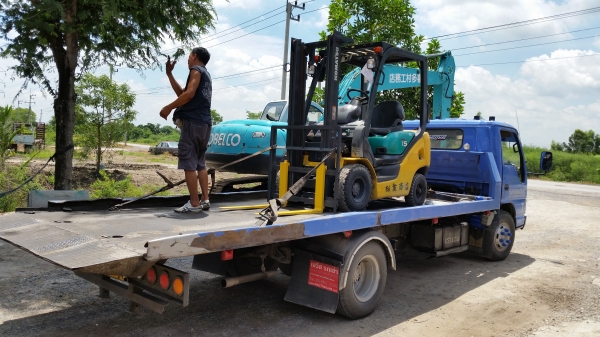 ขายด่วนรถยกKOMATSU FG15-18 ยก1.5ตันเสาสูง3เมตรรถนอกนำเข้ายังไม่เคยใช้งานในเมืองไทยเลย=รุ่นใหม่ขายถูกๆๆ