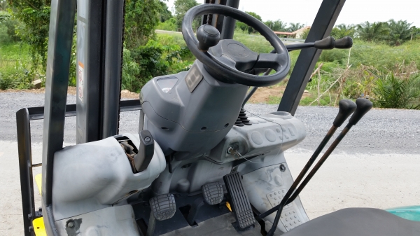 ขายด่วนรถยกKOMATSU FG15-18 ยก1.5ตันเสาสูง3เมตรรถนอกนำเข้ายังไม่เคยใช้งานในเมืองไทยเลย=รุ่นใหม่ขายถูกๆๆ