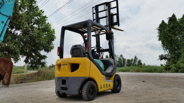 ขายด่วนรถยกKOMATSU FG15-18 ยก1.5ตันเสาสูง3เมตรรถนอกนำเข้ายังไม่เคยใช้งานในเมืองไทยเลย=รุ่นใหม่ขายถูกๆๆ