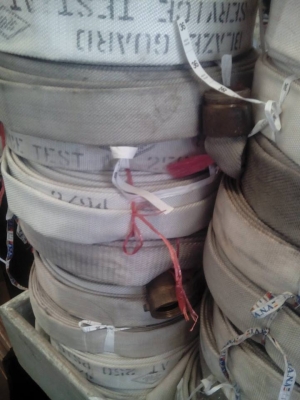 ขายสายดับเพลิง 1.5 " ยาว 30 เมตรมีหัวต่อ มี 20 กว่าม้วน