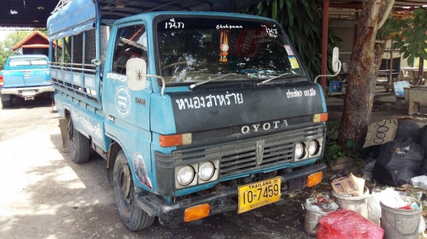 รถสี่ล้อกลาง ไดน่า ่รุ่นทางหลวง 85 แรง เครื่องดีคันชีสวย เอกสารพร้อมโอน