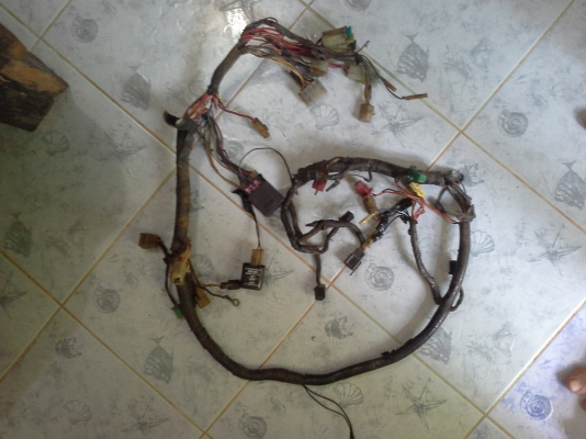 ขายชุดสายไฟ fzr400