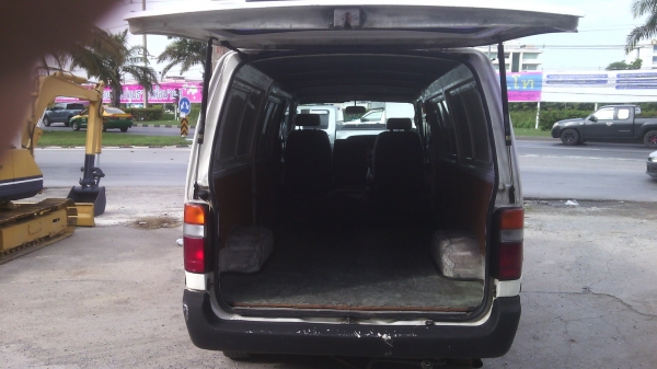 ขายรถตู้หัวจรวดตู้ทึบถูก