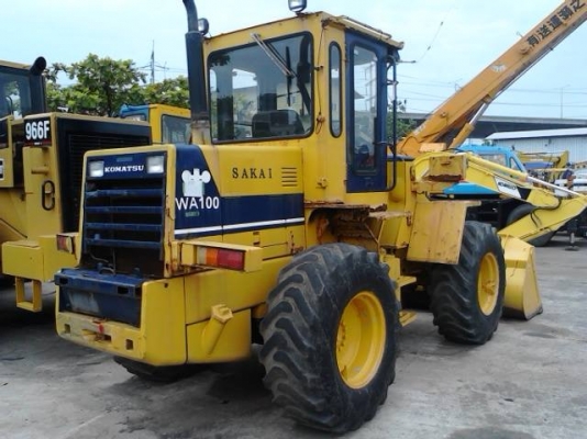 ขายรถตักล้อยาง KOMATSU WA100-1 ราคา 1,100,000 บาท (ราคานี้ยังไม่รวมภาษีมูลค่าเพิ่มนะจ๊ะ) สภาพสวยพร้อมใช้งาน ราคานี้รวมเก็บรายระเอียดสีและเช็คระบบ  นำเข้าจากประเทศญี่ปุ่น ยังไม่เคยใช้งานในไทย เอกสารพร้อม ส