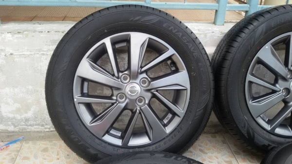 ขายล้อแม็กป้ายแดง almera 15" พร้อมยางปี15 สนใจติดต่อเล็กคลองสามครับ 081-3747940