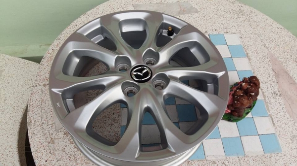 ขายล้อแม็กป้ายแดง mazda 2 15" สนใจติดต่อเล็กคลองสามครับ 081-3747940