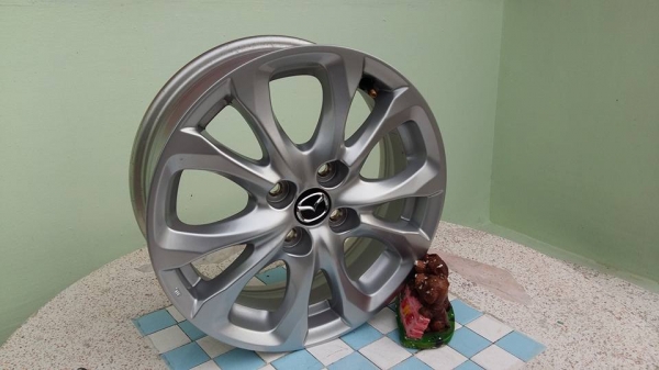 ขายล้อแม็กป้ายแดง mazda 2 15" สนใจติดต่อเล็กคลองสามครับ 081-3747940