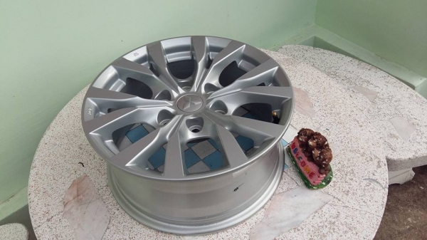 ขายล้อแม็กป้ายแดง pajerosport mc 17"&times;7.5" สนใจติดต่อเล็กคลองสามครับ 081-3747940