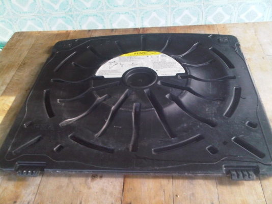 ฝาครอบยางอะไหล่ในรถ jeep grand cherokee รหัส wj ปี 2000 ฝาครอบยางอะไหล่ในรถ jeep grand cherokee รหัส wj ปี 2000