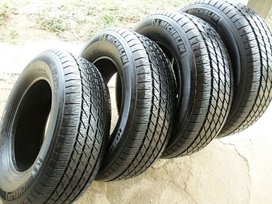 ยางขอบ17กระบะสูง มิชลิน 265-65R17ลงพื้นปลายปี13 (4เส้น 5,600บ)ดอกตรึม มาเต็ม