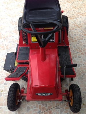 รถตัดหญ้าแบบนั่งขับ ขนาด 10.5 แรงม้า