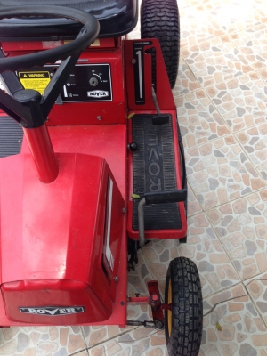 รถตัดหญ้าแบบนั่งขับ ขนาด 10.5 แรงม้า รถตัดหญ้าแบบนั่งขับ ขนาด 10.5 แรงม้า